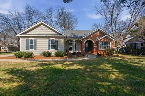 1500 Single Tree Way, Bowling Green, KY, 42103-1423 | Card Image