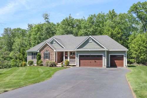 145 Clement Rd, Pelham, NH, 03076-3300 | Card Image