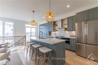 183 Craig Duncan Terr, House attached with 3 bedrooms, 3 bathrooms and 2 parking in Ottawa ON | Image 3