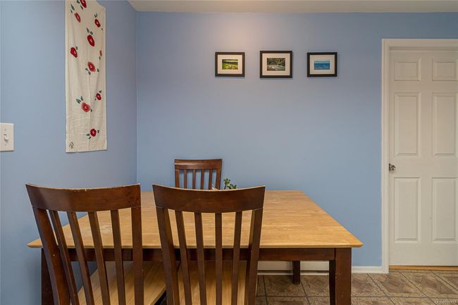 eating area 2 bedroom suite | Image 37