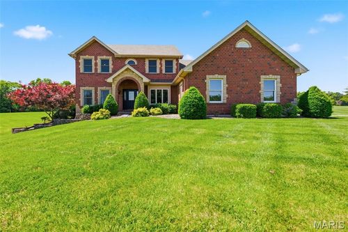 118 Kersting Farms Dr, O Fallon, MO, 63366-4555 | Card Image