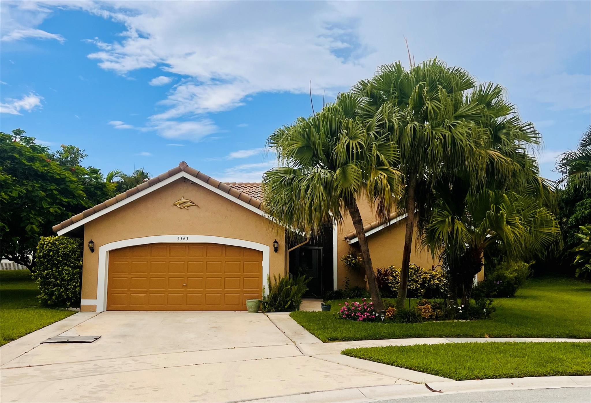Helene Cir, Boynton Beach, FL 33472