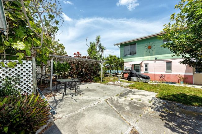 766 182 Nd Ave E, House other with 2 bedrooms, 4 bathrooms and null parking in REDINGTON SHORES FL | Image 16