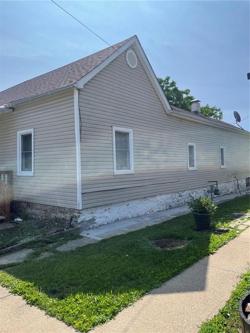 715 Lyon St, Hannibal, MO, 63401-4332 | Card Image
