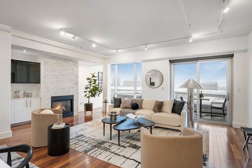 ph201-25 Channel Ctr St, Boston, MA, 02210-3414 | Card Image