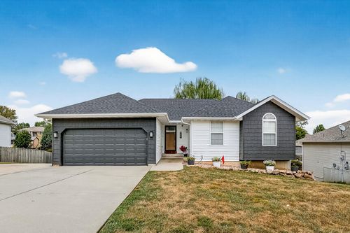 4487 W University St, Springfield, MO, 65802-4977 | Card Image