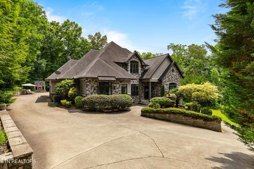 203 Georgian Ln, Sevierville, TN, 37862-5312 | Card Image