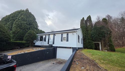 13 E Brookfield Rd, North Brookfield, MA, 01535-1711 | Card Image