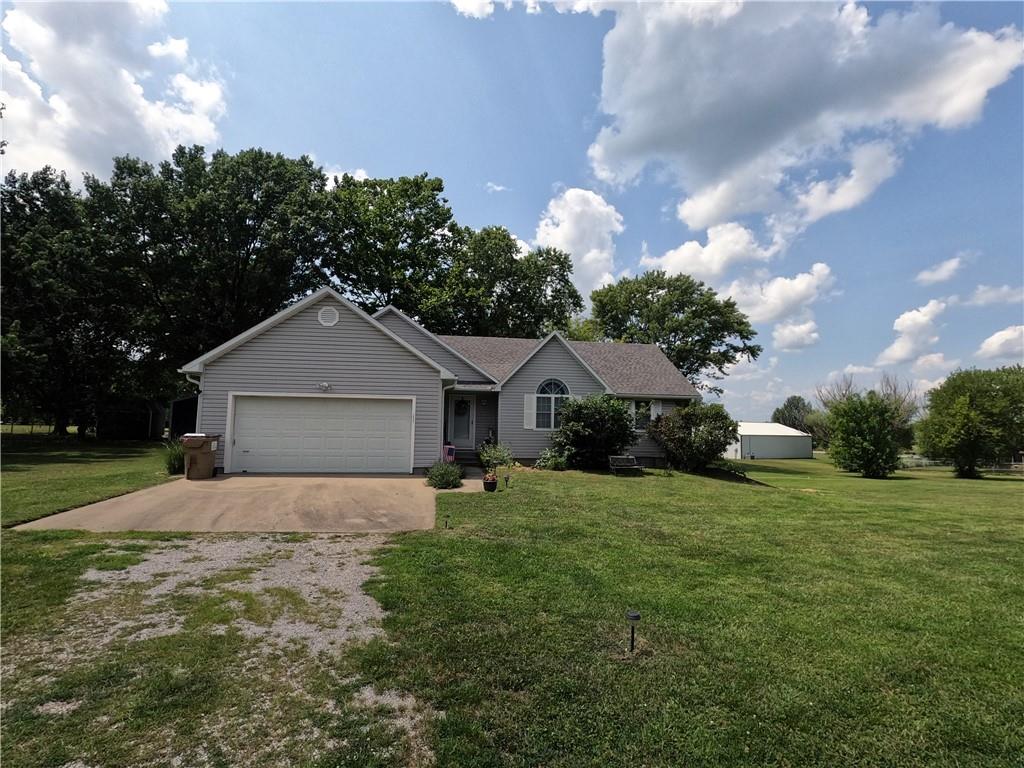 1383 Rd, Nevada, MO 64772