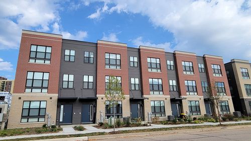 375 Summit Cir, Lombard, IL, 60148-3877 | Card Image