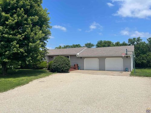 16345 Shadow Cir, Wamego, KS, 66547 | Card Image