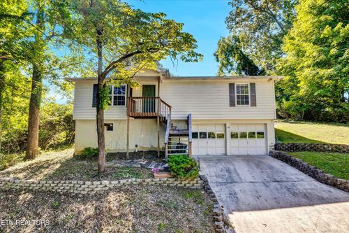 106 E Maiden Ln, Oak Ridge, TN, 37830-5317 | Card Image