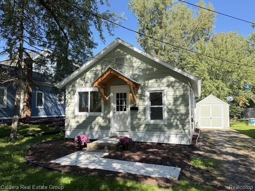 648 W Clinton St, Howell, MI, 48843-1537 | Card Image