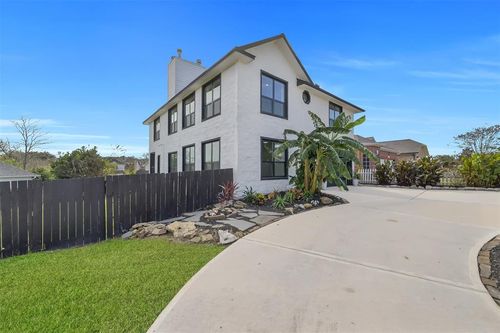 107 April Cove, Conroe, TX, 77356 | Card Image