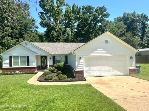 4292 Star Landing Rd E, Nesbit, MS, 38651-9255 | Card Image