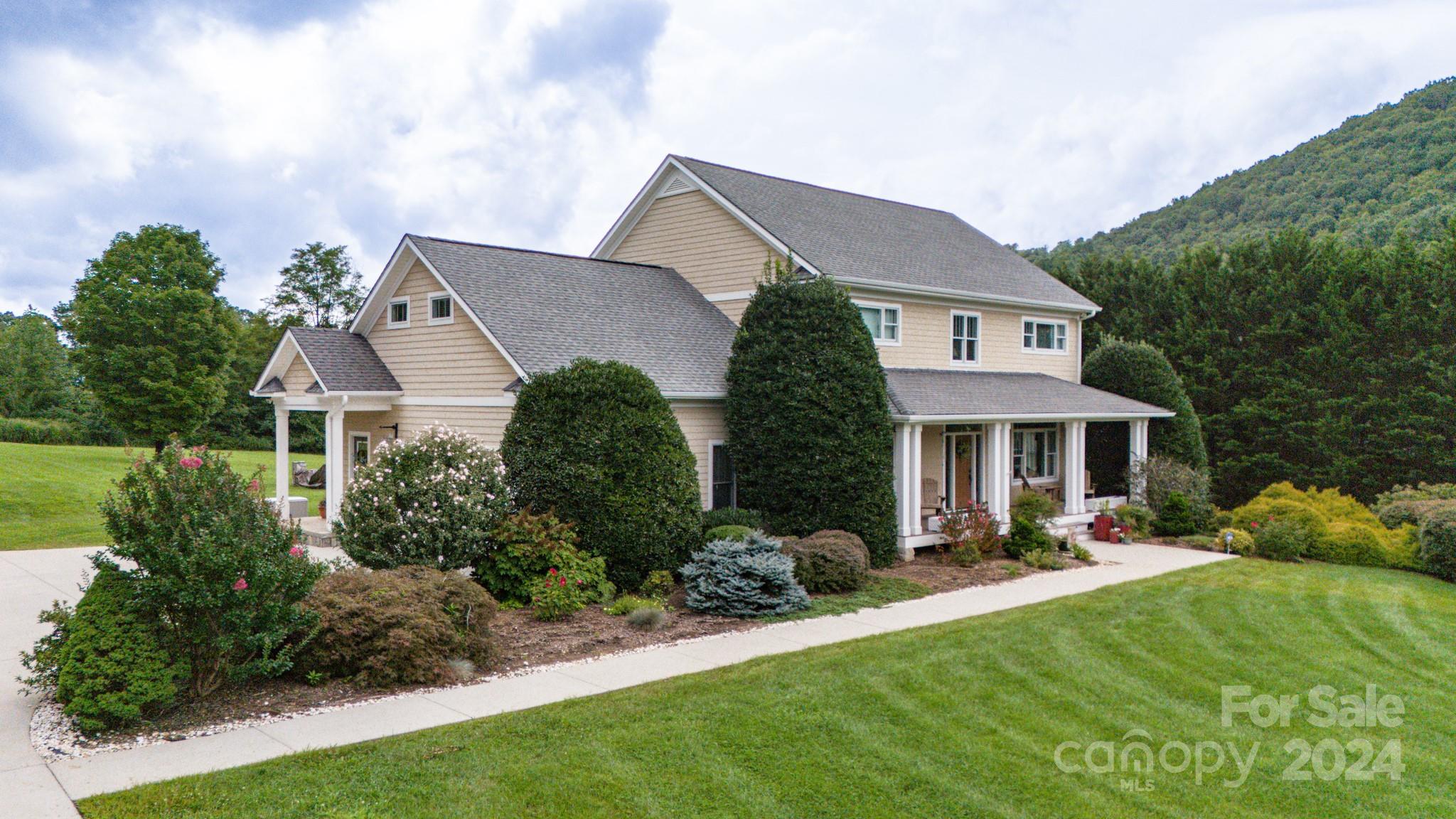 Bradford Farm Rd, Mills River, NC 28759