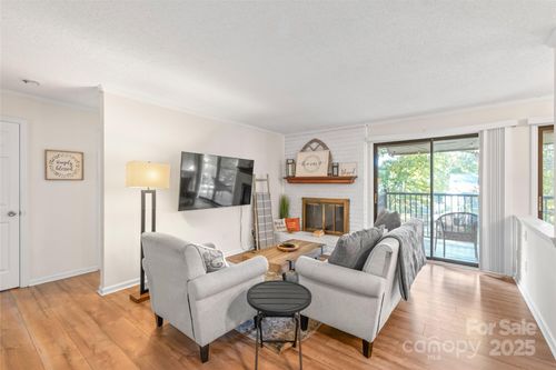 11058 Cedar View Rd, Charlotte, NC, 28226-4427 | Card Image