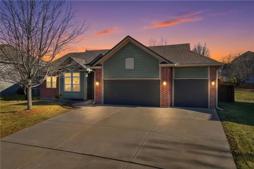 907 Englewood Dr, Kearney, MO, 64060-8856 | Card Image