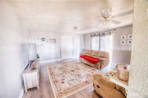 7880 S Mcmullin Grade, Fresno, CA, 93706-9351 | Card Image