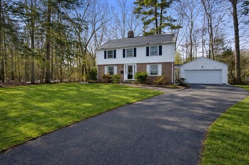 46 Puritan Cir, Springfield, MA, 01119-2943 | Card Image