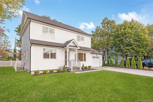 985 Douglas Ave, Wantagh, NY, 11793-1728 | Card Image