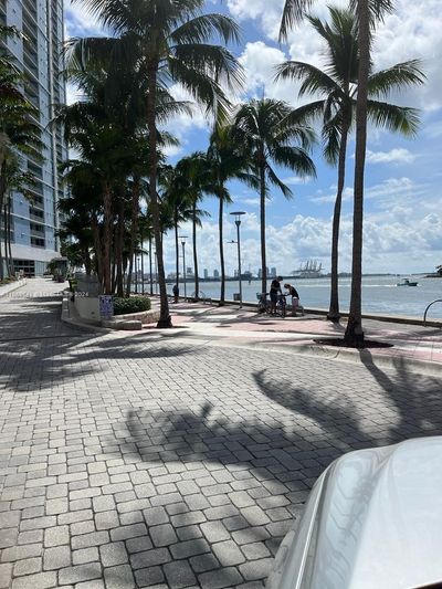 3500 - 335 S Biscayne Blvd, Condo with 2 bedrooms, 2 bathrooms and null parking in Miami FL | Image 2