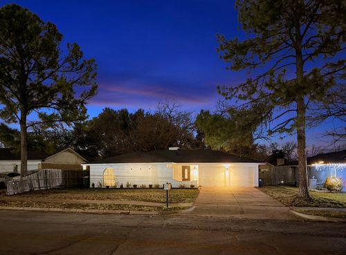 2102 E Timberview Ln, Arlington, TX, 76014-1645 | Card Image