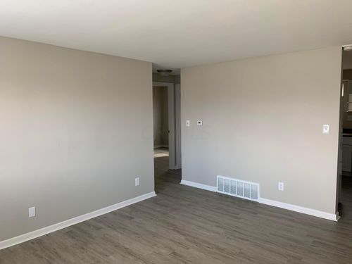 a-4677 Hilton Ave, Columbus, OH, 43228-1848 | Card Image