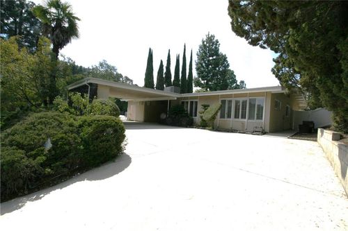 11400 Dona Evita, Los Angeles, CA, 91604 | Card Image