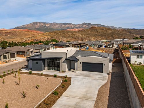 156 N 3670 W, Hurricane, UT, 84737-3675 | Card Image