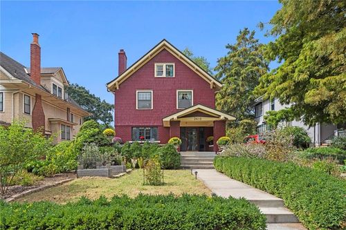 3612 Charlotte St, Kansas City, MO, 64109-2636 | Card Image