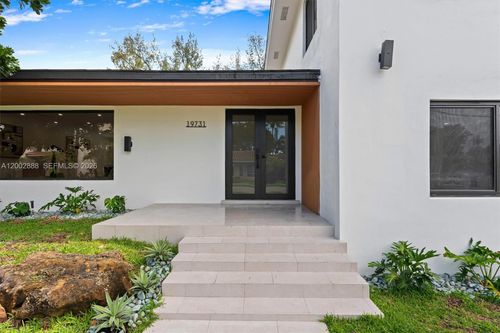 19731 Ne 24th Ave, Miami, FL, 33180-2142 | Card Image