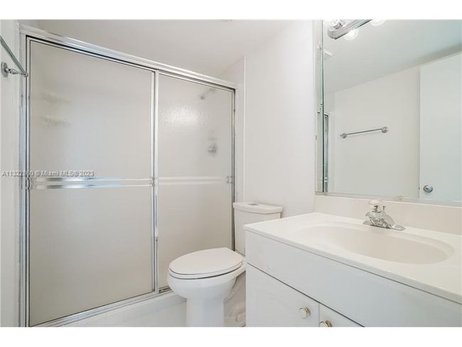 APT-2306 - 18181 Ne 31 St Ct, Condo with 2 bedrooms, 2 bathrooms and null parking in Aventura FL | Image 17