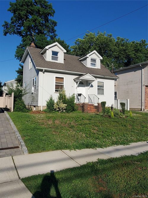 36 Dunwood Rd, Port Washington, NY, 11050-1634 | Card Image