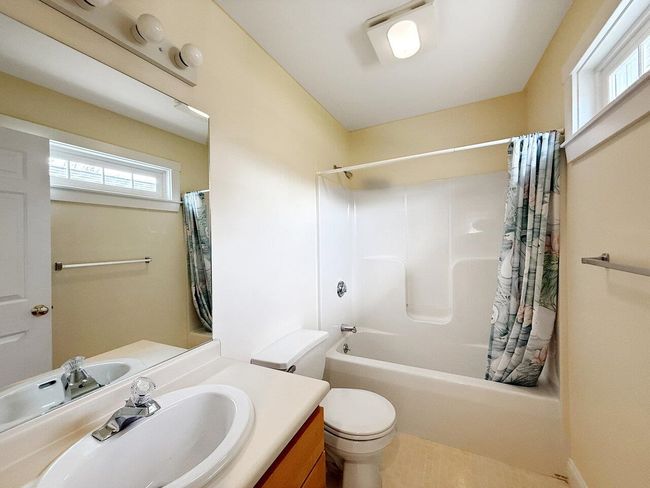 392 Commons Rd, Condo with 2 bedrooms, 3 bathrooms and null parking in Williston VT | Image 7