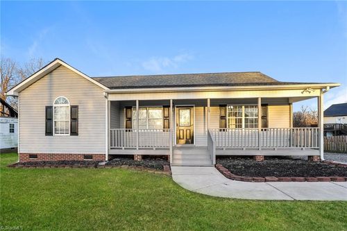19 Grace Dr, Thomasville, NC, 27360-8902 | Card Image