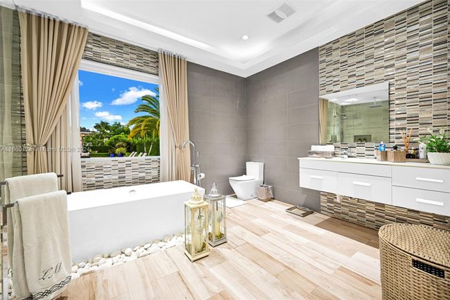 433 Nw 127 Th Ave, House other with 5 bedrooms, 4 bathrooms and null parking in Miami FL | Image 46