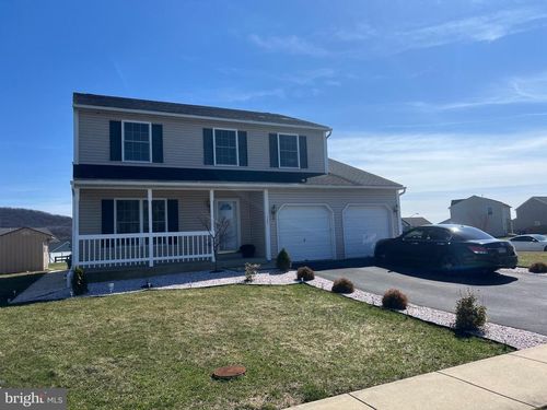 121 Nantucket Dr, READING, PA, 19605-7012 | Card Image