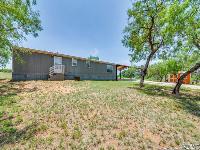 1271 Sandbranch Rd, House other with 3 bedrooms, 2 bathrooms and null parking in Bigfoot TX | Image 6