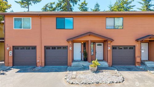 apt-b9-690 Nw Atalanta Way, Oak Harbor, WA, 98277-2052 | Card Image