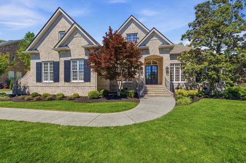1735 Richbourg Park Dr, Brentwood, TN, 37027-8088 | Card Image