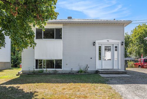 71 Stephen St, Smiths Falls, ON, K7A1K7 | Card Image