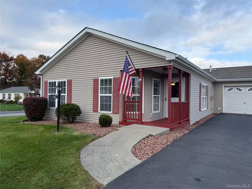 32 Naples Dr, Poughkeepsie, NY, 12603-6621 | Card Image