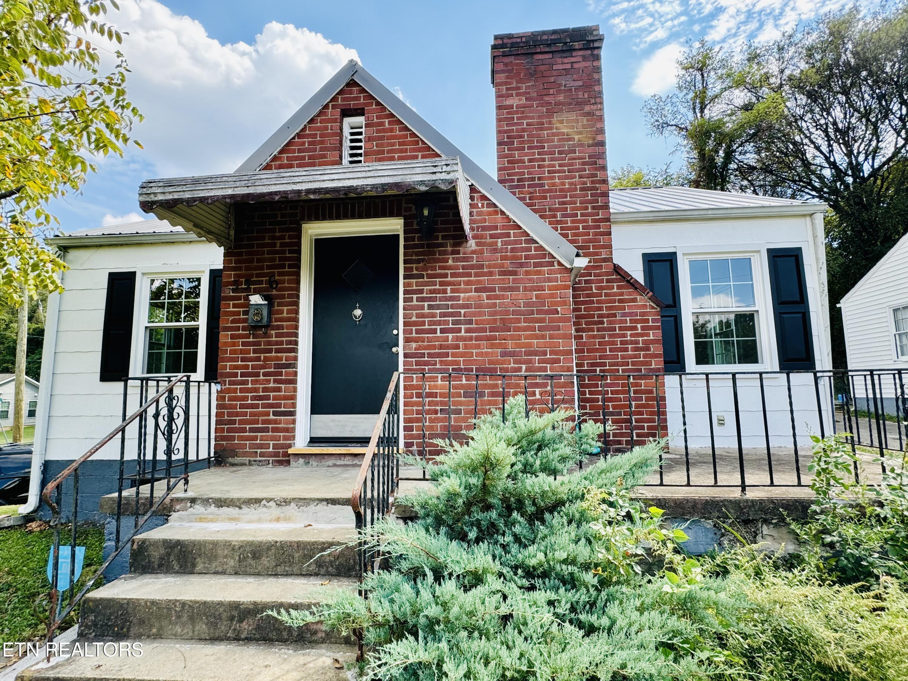 Ashland Ave, Knoxville, TN 37914