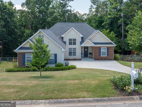4860 Hunt Club Dr, Flowery Branch, GA, 30542-3491 | Card Image