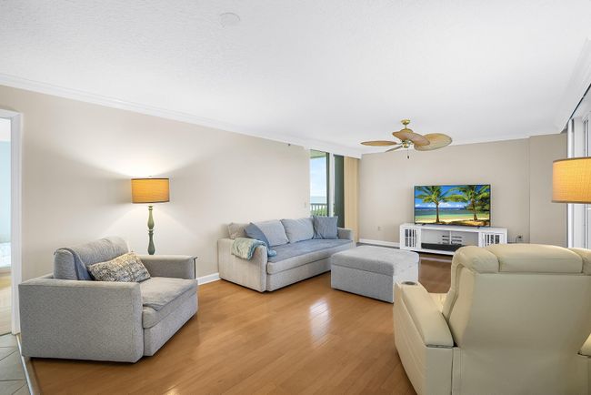 APT-1901 - 5049 N Highway A1a, Condo with 3 bedrooms, 2 bathrooms and null parking in Hutchinson Island FL | Image 13