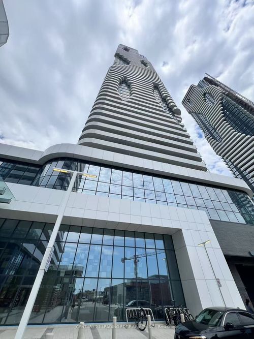 5609-225 Commerce St, Concord, ON, L4K0R1 | Card Image