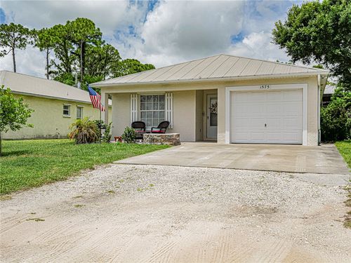 1575 17th Ct, Vero Beach, FL, 32962-6214 | Card Image