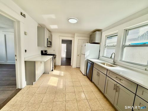 60 Stephen St, Stamford, CT, 06902-4804 | Card Image