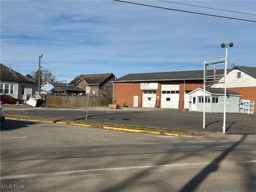 1425 Maysville Ave, Zanesville, OH, 43701-5842 | Card Image